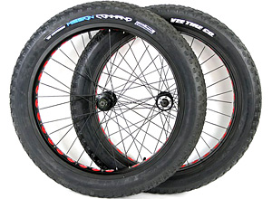 BullsEyeMonster FatBike 26" Axle/Spacing: QR FR135mm, QR RR170mm RearHub: FreeHub 7/8spd Rim/Spoke: SV, ALU DISCBrake/BlackSteel