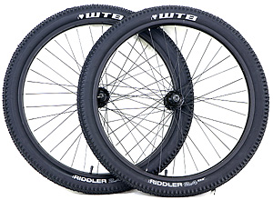 XRod8 MTB 27.5" Axle/Spacing: QR FR100mm, QR RR135mm RearHub: FreeHub 7/8spd Rim/Spoke: ALU DISC Brake /BlackSteel